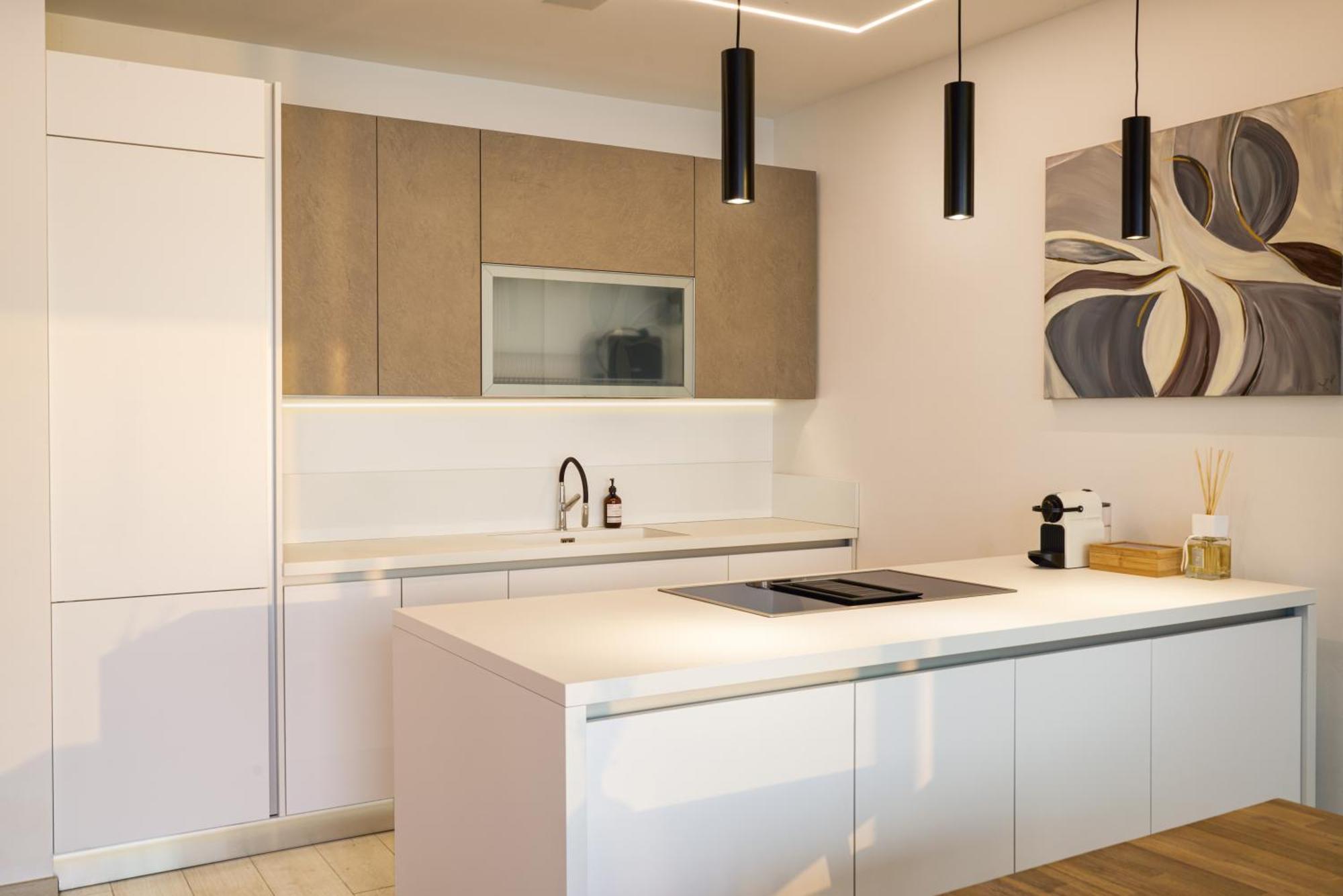 Salvatorehomes - Luxurious Dreamview Waterfront Apartment In Torri Del Benaco With Pool - Casa Azura - A 5 Star Luxury Collection At Lake Garda 外观 照片